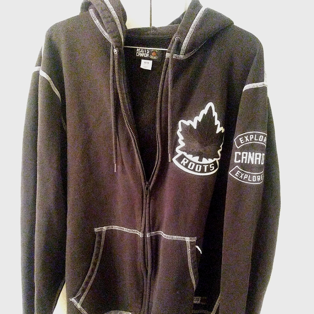 Roots is Canada Black Hoodie Sz M